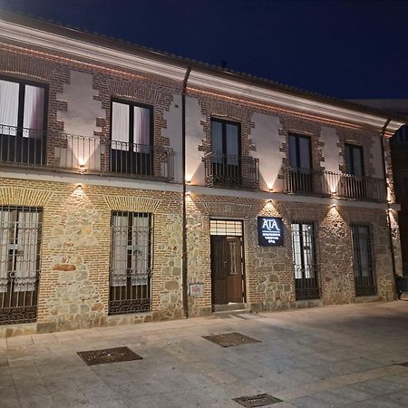 Apartamentos Turisticos Avila Puerta De San Vicente 0-2 Eksteriør bilde