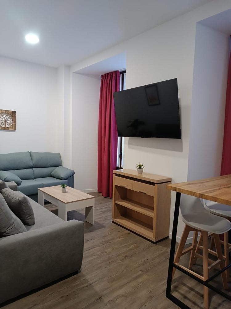 Apartamentos Turisticos Avila Puerta De San Vicente 0-2 Eksteriør bilde
