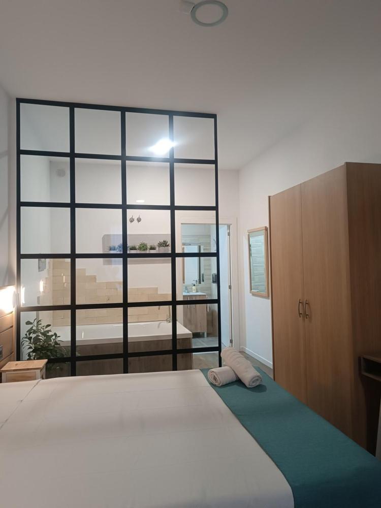 Apartamentos Turisticos Avila Puerta De San Vicente 0-2 Eksteriør bilde