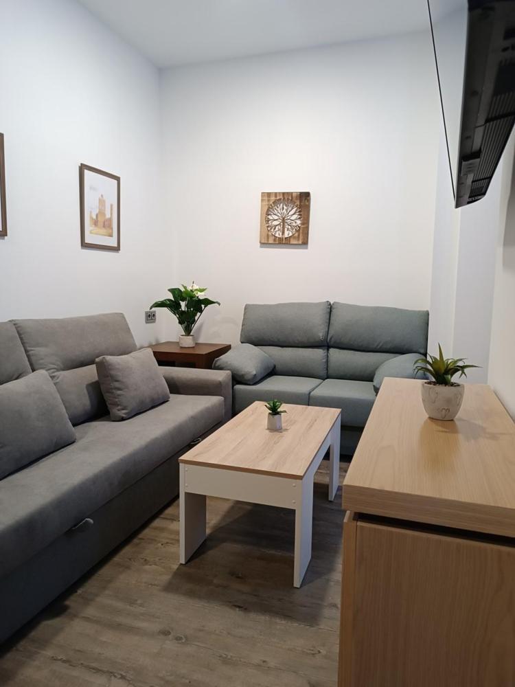 Apartamentos Turisticos Avila Puerta De San Vicente 0-2 Eksteriør bilde